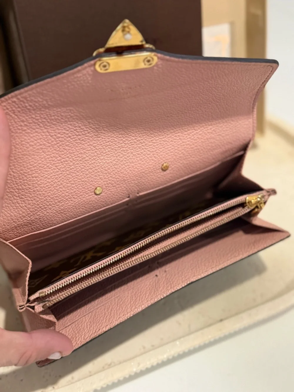 Louis Vuitton Pallas Wallet: Rose Ballerina - Picture 10 of 15